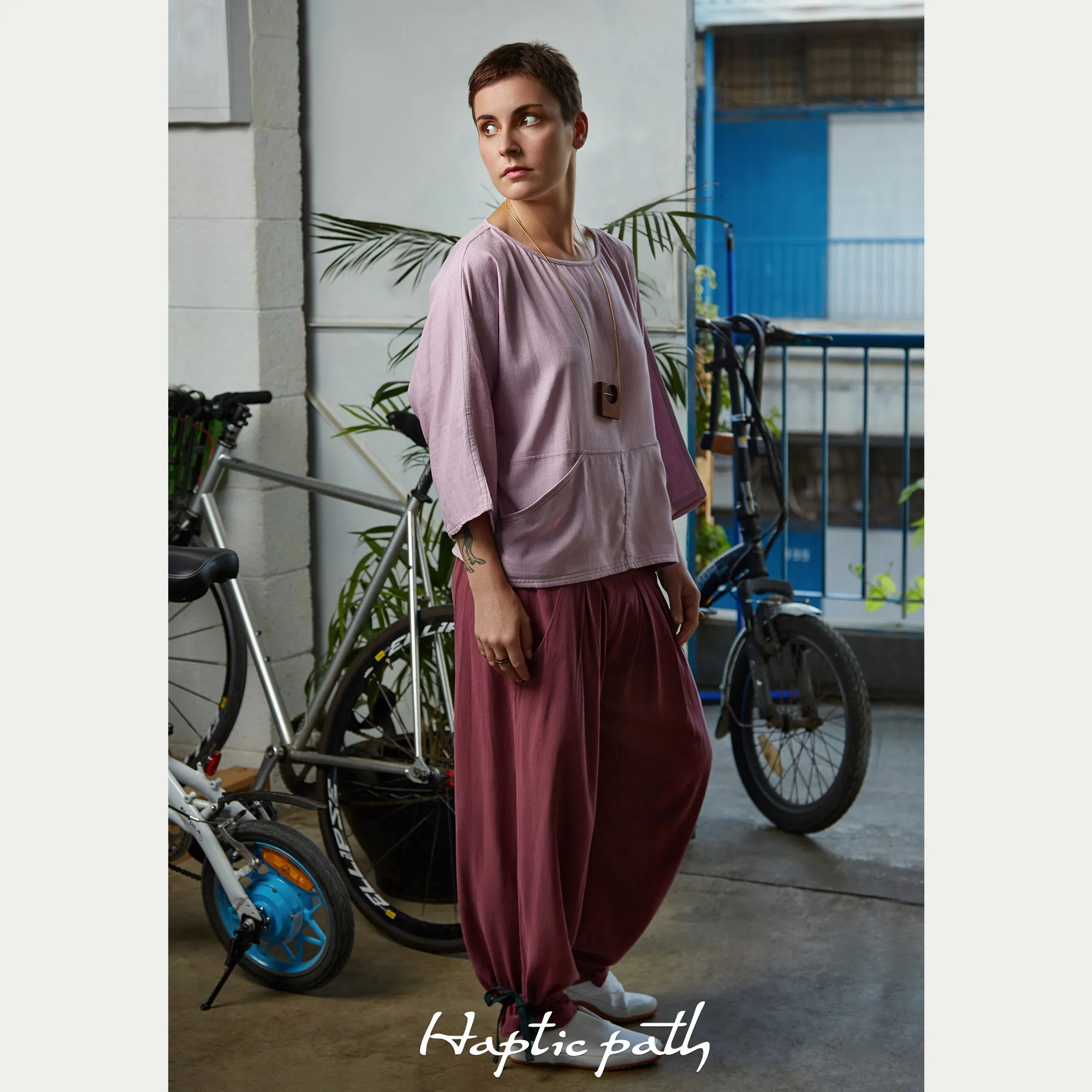 Wide trousers with flexible belt