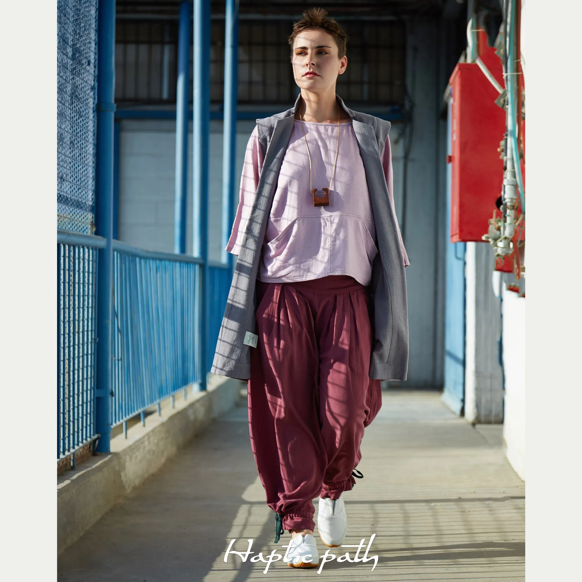 Wide trousers with flexible belt